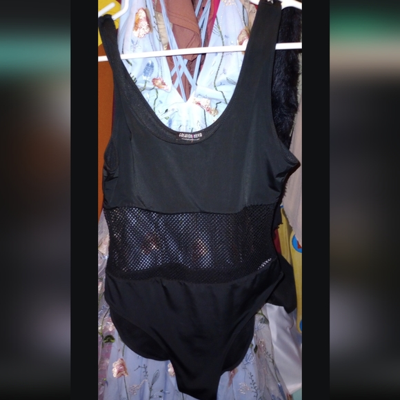 FASHION NOVA ONE PIECE SWIMSUIT - Picture 1 of 6